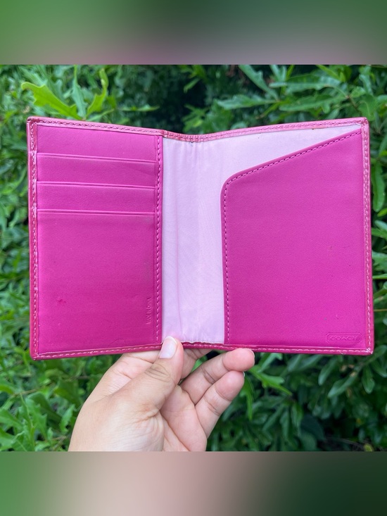 Coach Handbags - 💖Y2K Vintage Pink/Red Coach Passport Wallet with Card Slots💖